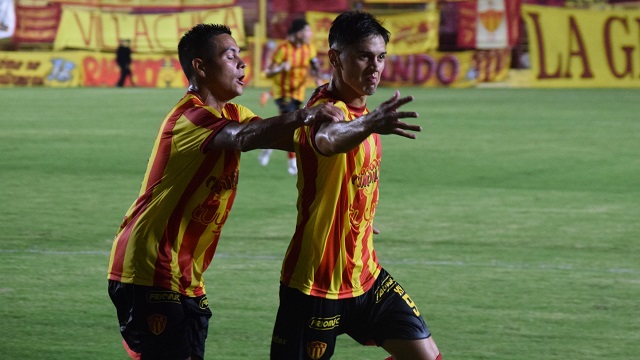 Federal A: Sarmiento luchó y ganó en su debut