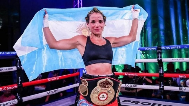 Clara Lescurat dio cátedra en Australia y retuvo su título del mundo