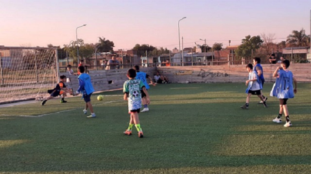 Encuentro de Escuelitas de Fútbol mixto en el Parque Urbano Tiro Federal  