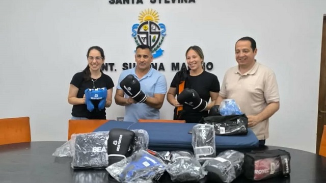 El presidente del IDCH entregó elementos deportivos a Escuela Barrial de Boxeo