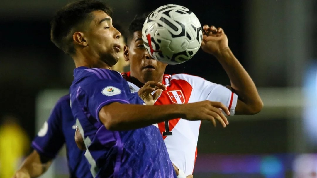 Preolímpico: Ganó Argentina y es líder del grupo