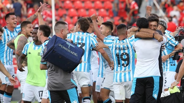 Racing ganó el clásico ante Independiente y se prende en la pelea