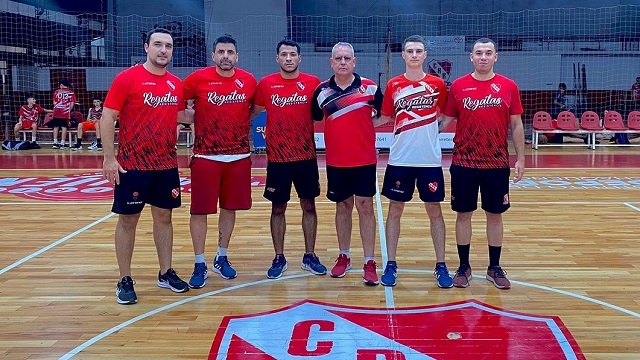 Regatas comenzó a trabajar con novedades en el staff de entrenadores