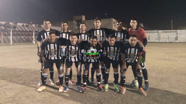 Una de cal y una de arena para Atlético Alvear, ganó pero quedó sin técnico
