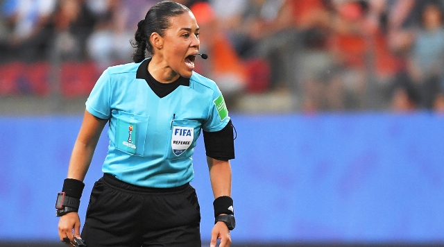 Copa Libertadores: Partido histórico por presencia de una terna arbitral femenina, Defensa igualó con Independiente del Valle