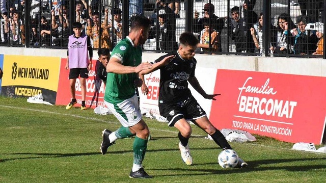 En la mejor actuación de la temporada, For Ever ganó, goleó, gustó y se ilusiona con la permanencia