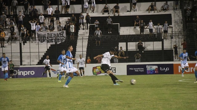 Primera Nacional: For Ever volvi&oacute; a jugar mal y perdi&oacute; ante los juje&ntilde;os