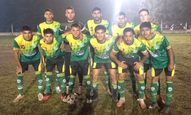 Afoch: A pesar de la persistente llovizna Renz y Progre se mataron a goles