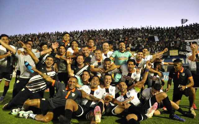 Federal A: Chaco For Ever venció al candidato y llegó a la final por el ascenso