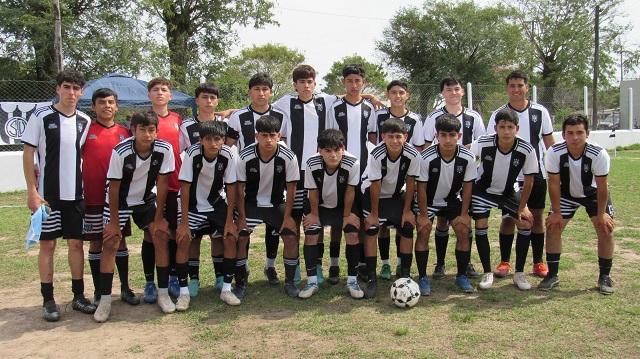 Tras 18 Años: El Club Unión de Colonia Elisa volvió a jugar de local en su cancha, recientemente inaugurada por el Gobierno Provincial 